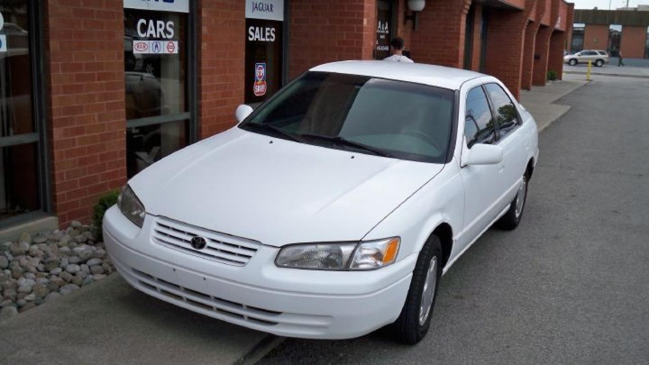 Used 1998 Toyota Camry LE 4CY for sale in Mississauga, ON