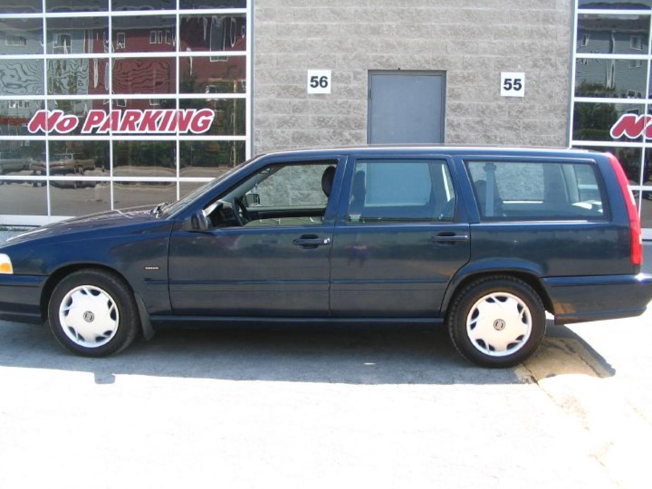 Used 1998 Volvo V70 7pass U CERT AND SAVE for sale in Toronto, ON
