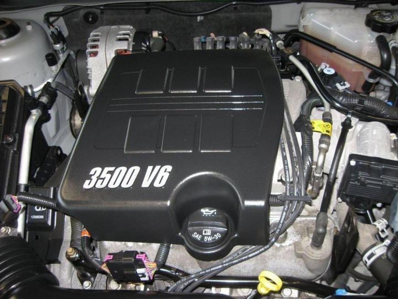 607817