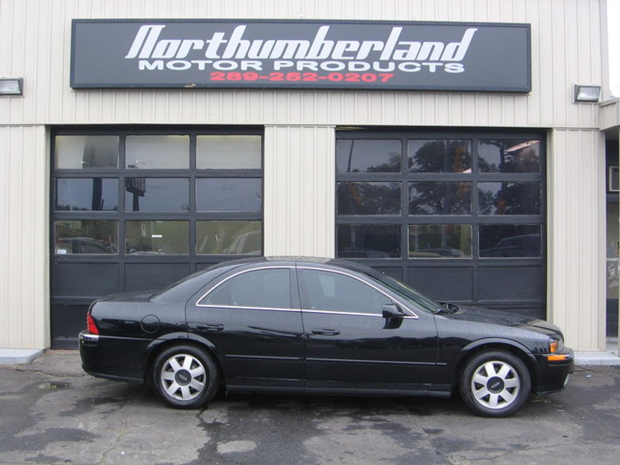 BLACK ON BLACK! WHAT A RIDE! TAKE A TEST DRIVE TODAY! CERTIFIED, E-TESTED, AND 3MONTH/3000KM POWERTRAIN COVERAGE AS WELL! HST AND LIC EXTRA. PLEASE CALL 1.888.251.4340.