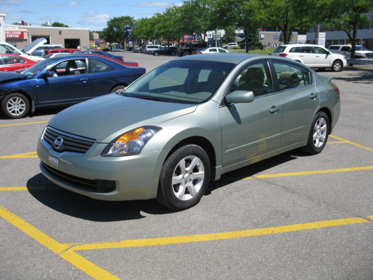 Used 2007 Nissan Altima HYBRID for sale in Ottawa, ON