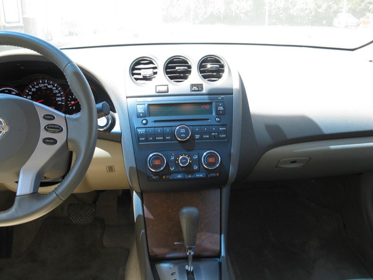 607877.9854757