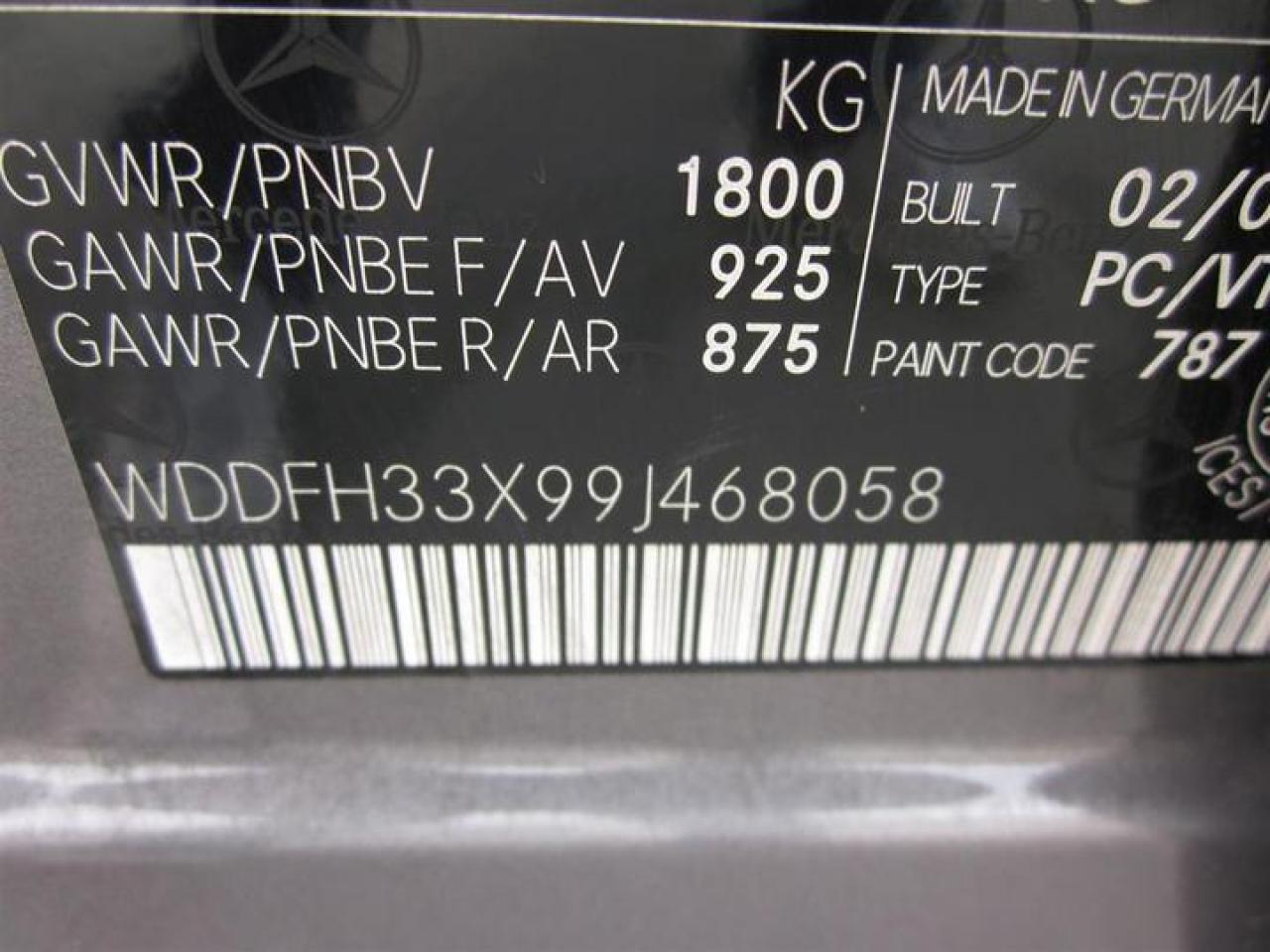 607882