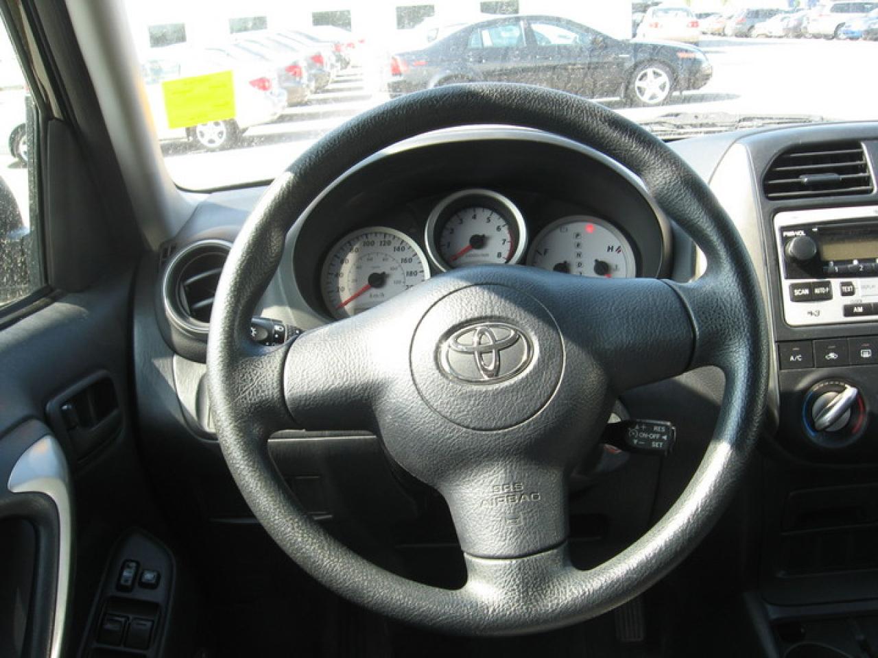607884
