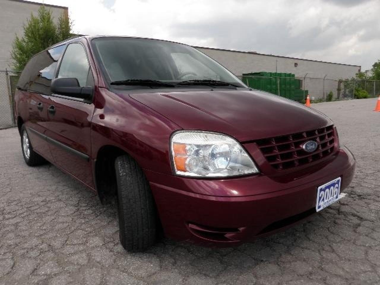 607945