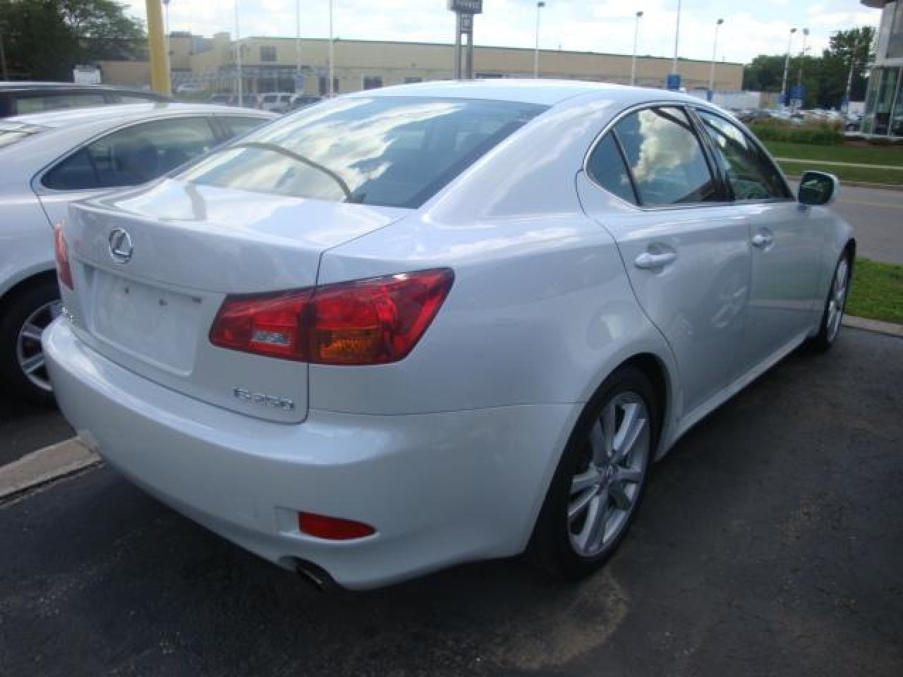 607980