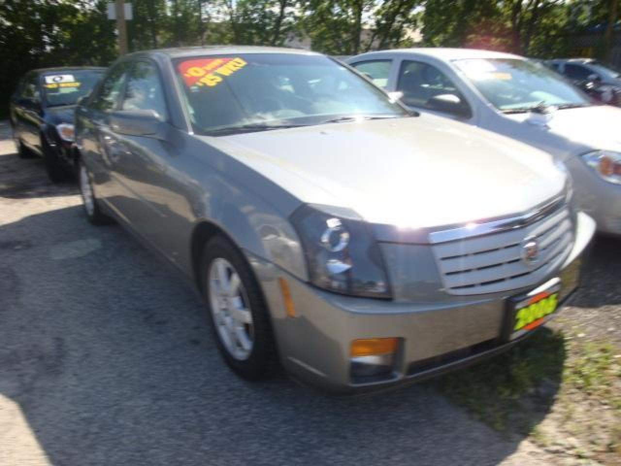 607982