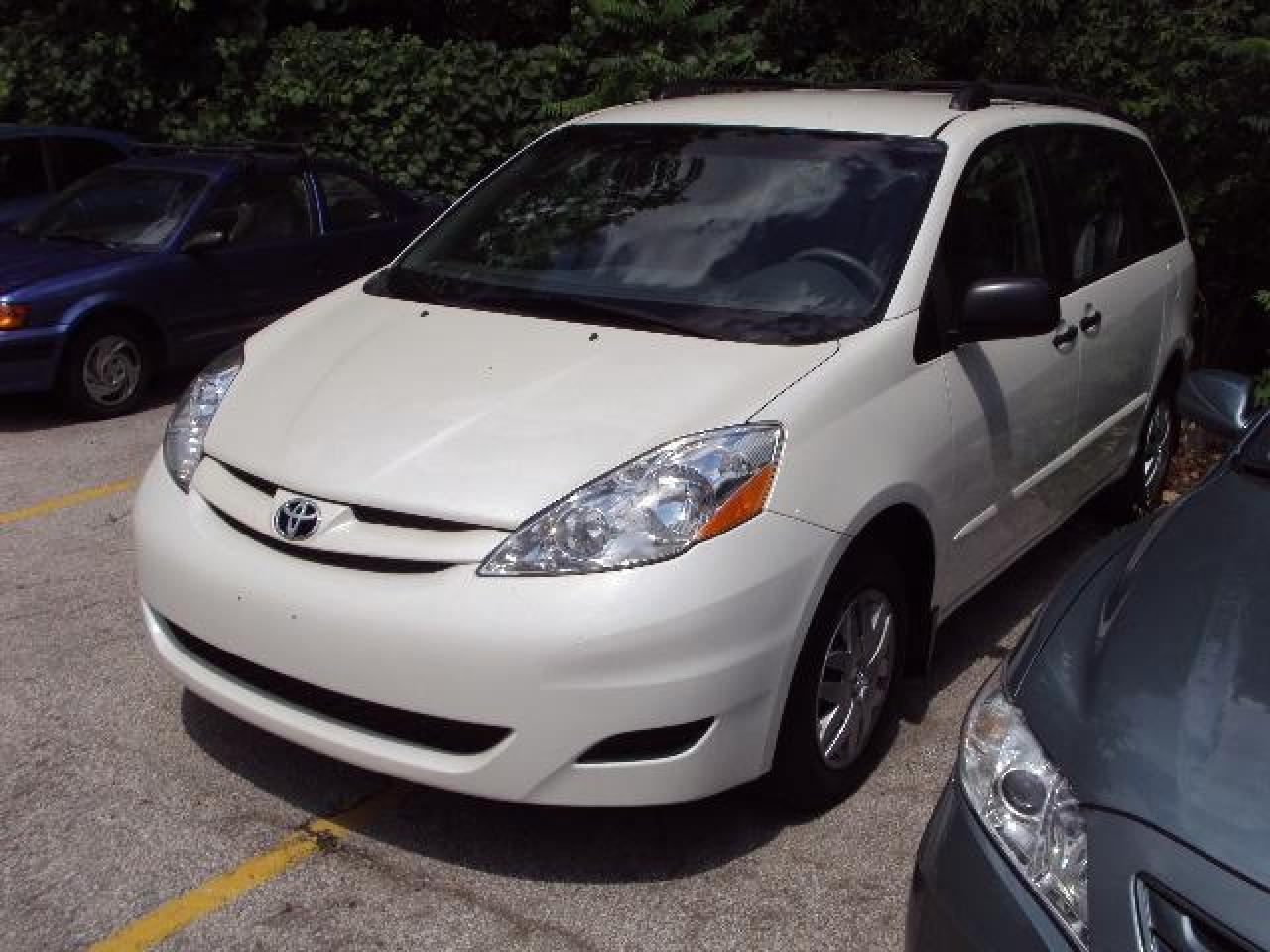 Used 2006 Toyota Sienna CE for sale in Mississauga, ON
