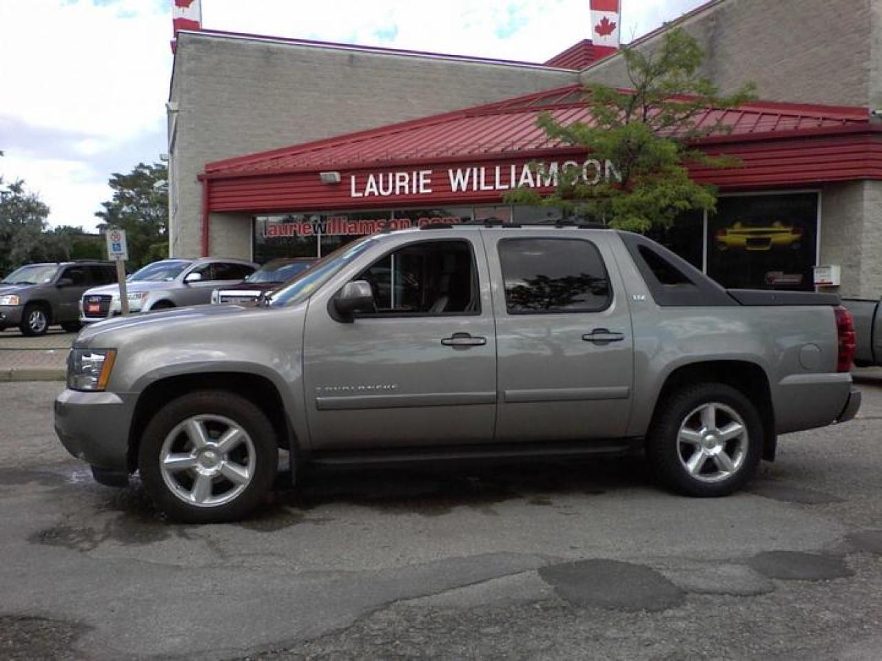 Used 2007 Chevrolet Avalanche LTZ AWD for sale in Mississauga, ON
