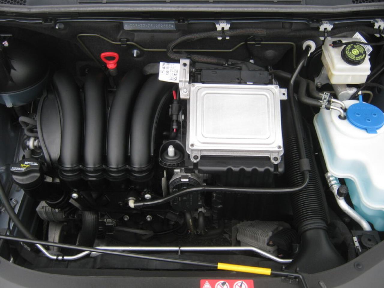608211