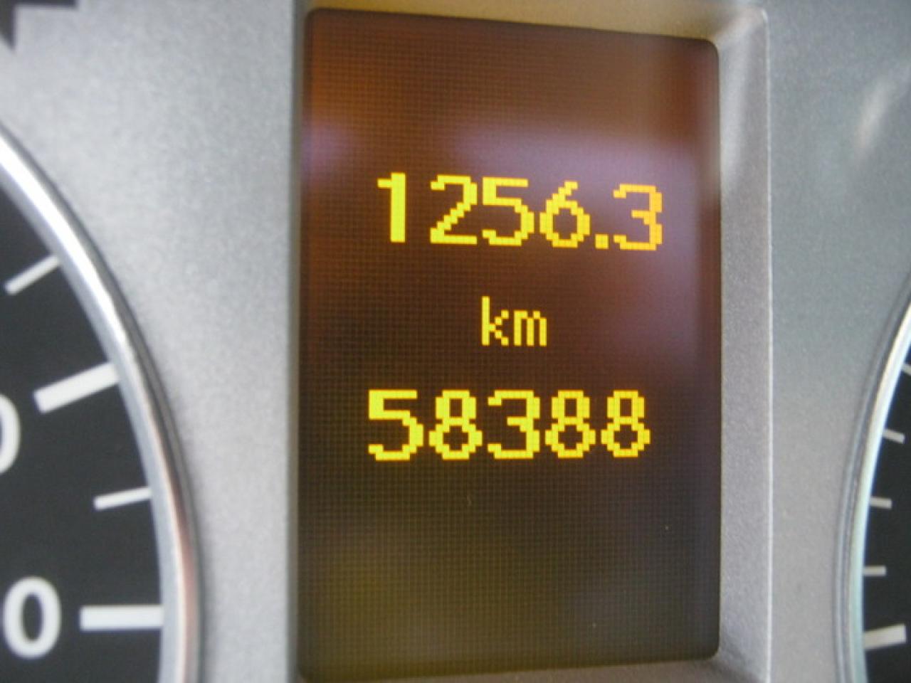 608211