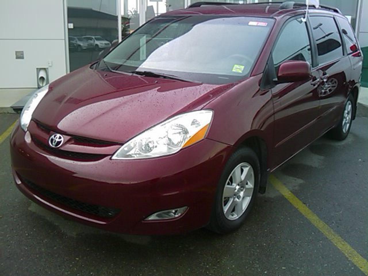 Used 2007 Toyota Sienna LE for sale in Lethbridge, AB
