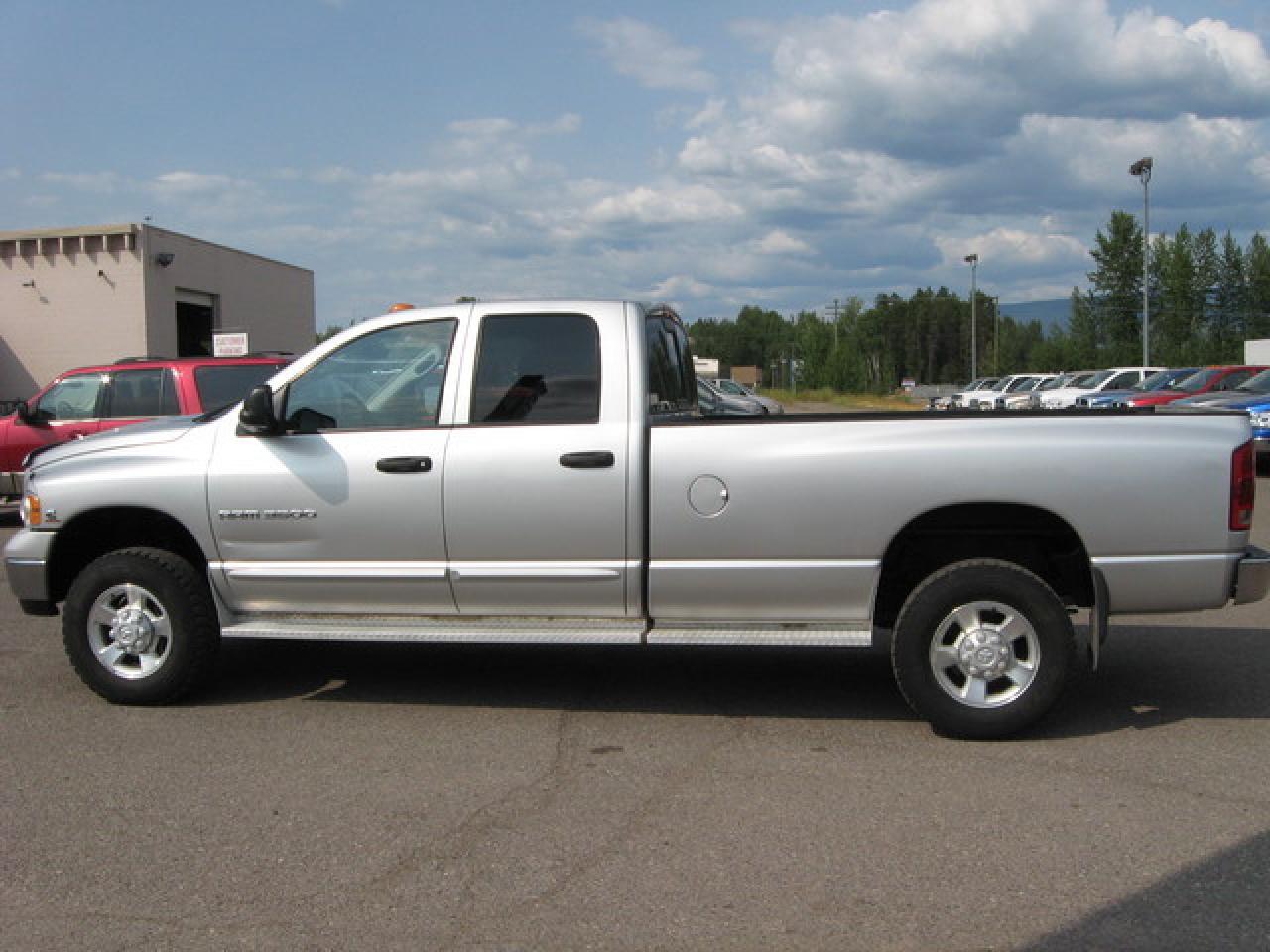 608471