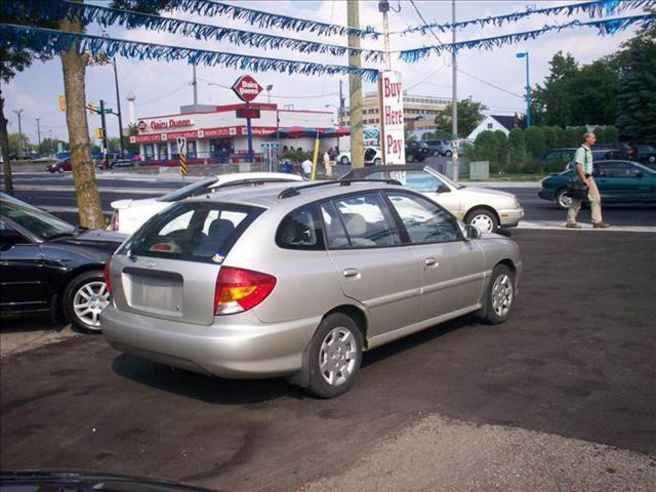 608505