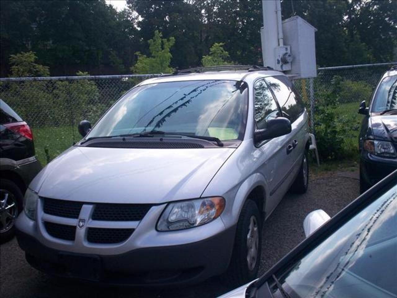 Used 2002 Dodge Caravan SE for sale in Brampton, ON