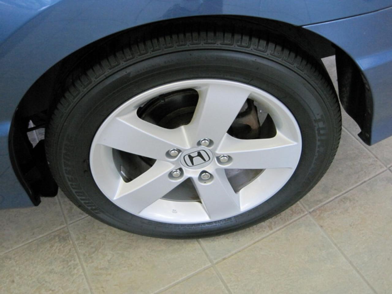 608570