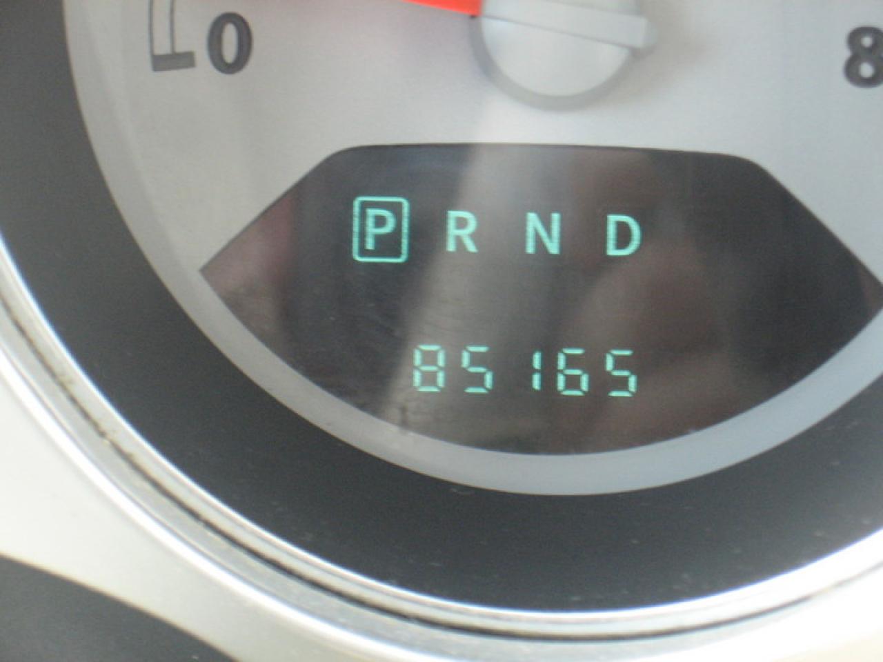 608593
