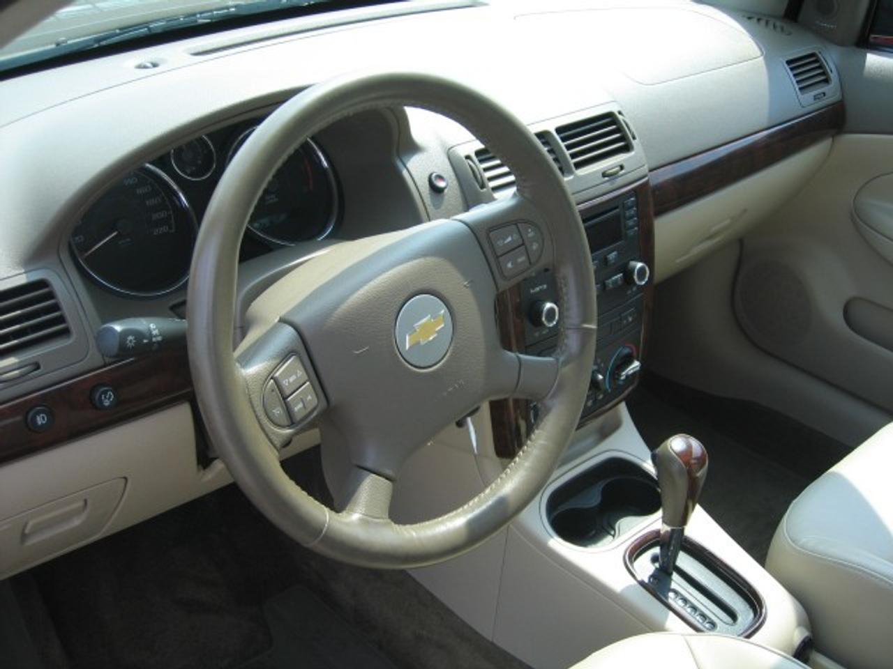 608621.9942353