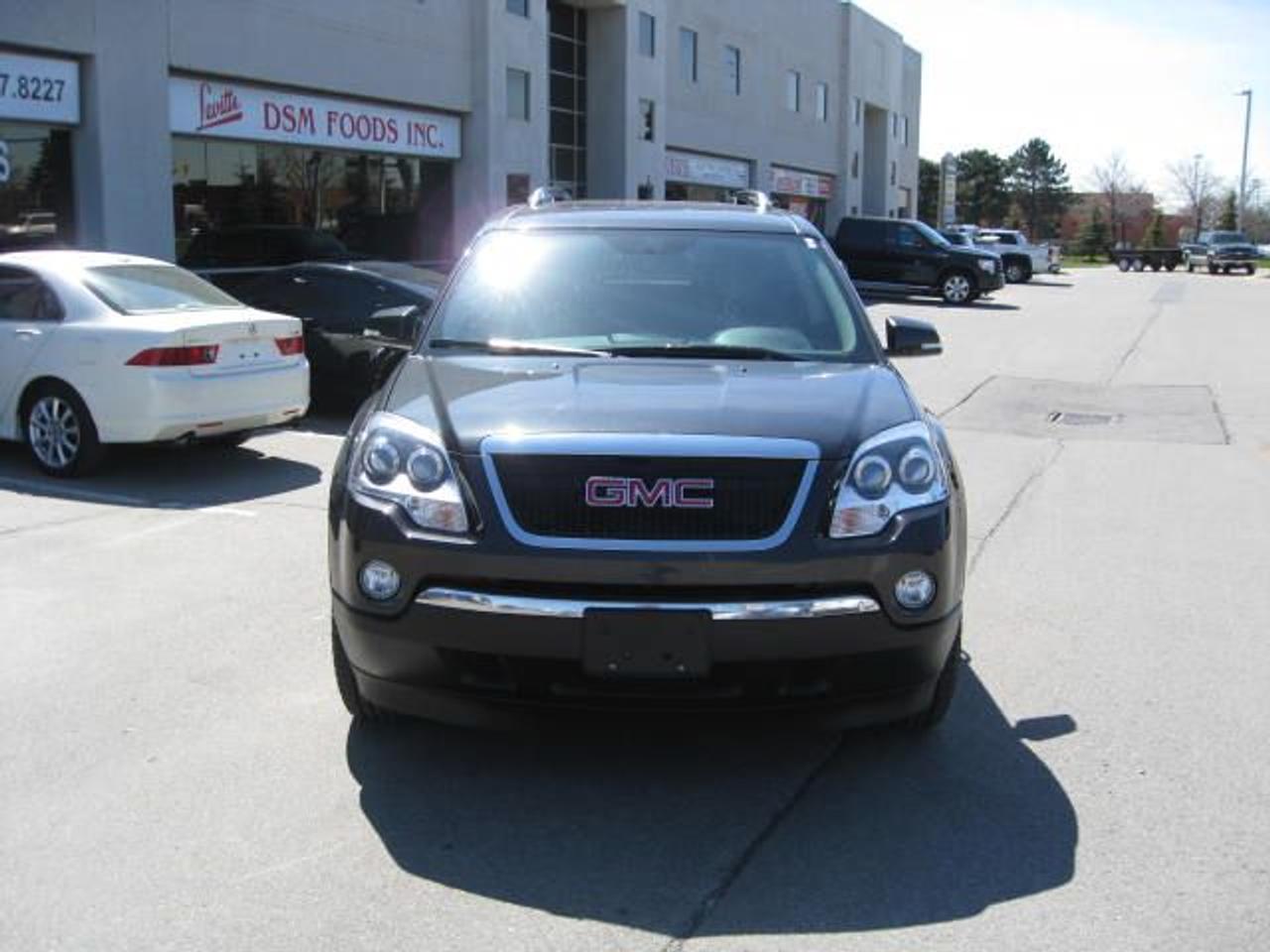 **BUYRIGHT WITH CONFIDENCE**NO HIDDEN FEES PRICE+TAXES+LIC**JUST IN ONE OWNER OFF LEASE FROM GMAC CANADA,BLACK ON BLACK.SLE PKG,8 PASSENGER,BALANCE OF GM 5YR/160,000KM WARRANTY,SUPER CLEAN,ALL POWER OPTIONS A MUST SEE COME IN FOR A TEST DRIVE TODAY OR VISIT US AT WWW.BUYRIGHTAUTO.CA