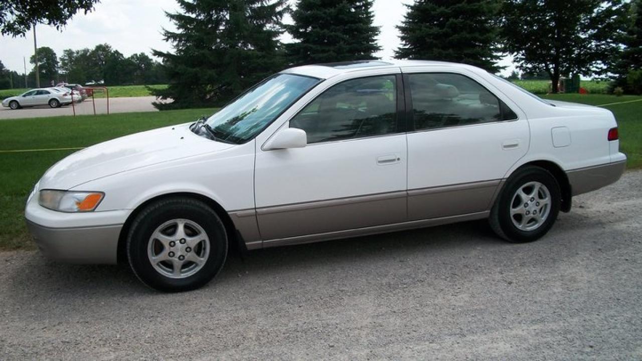 Used 1999 Toyota Camry LE for sale in Thornton, ON