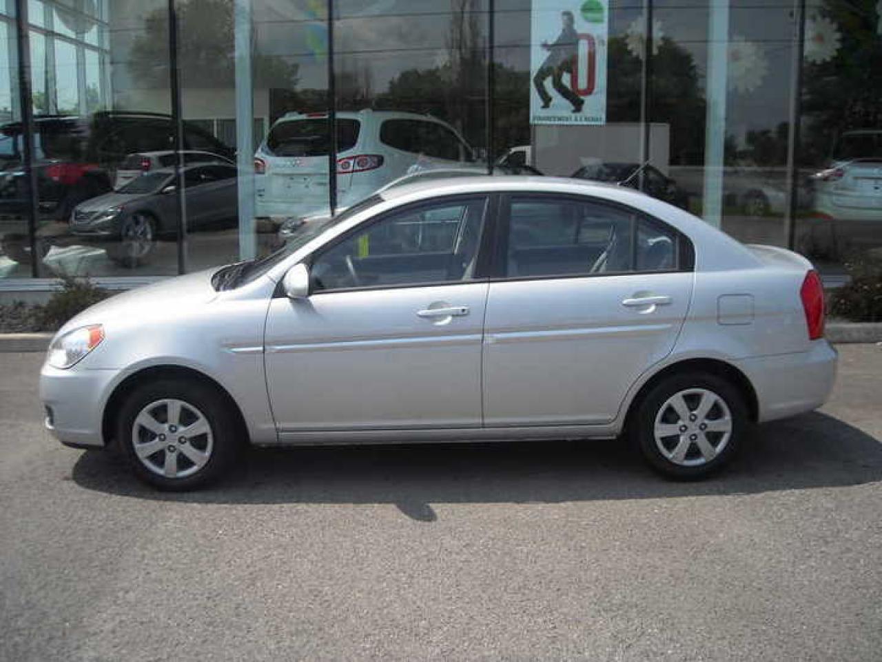 Used 2008 Hyundai Accent L for sale in Chambly, QC