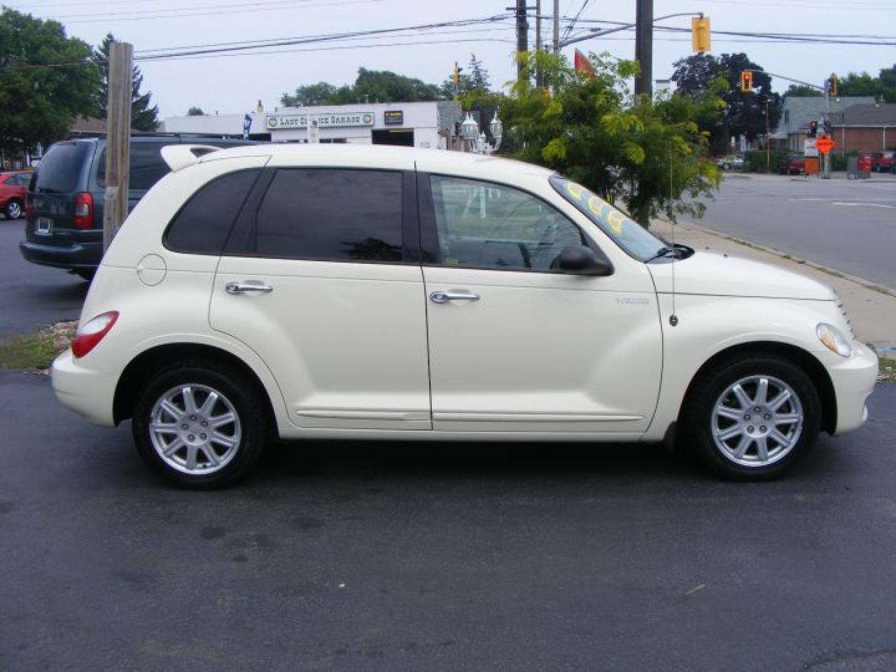 Used 2006 Chrysler PT Cruiser  for sale in Hamilton, ON