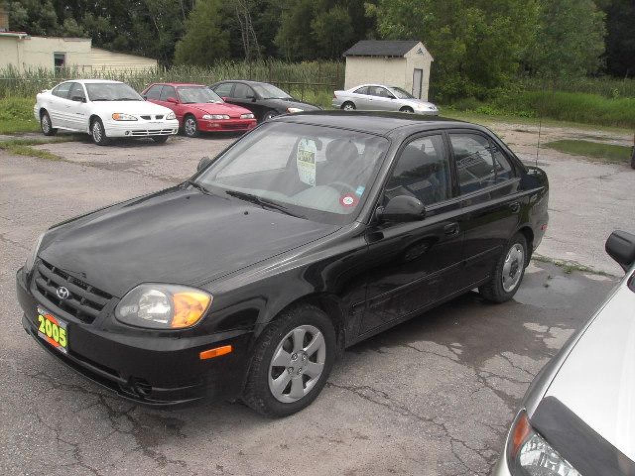 Used 2005 Hyundai Accent  for sale in Bradford, ON
