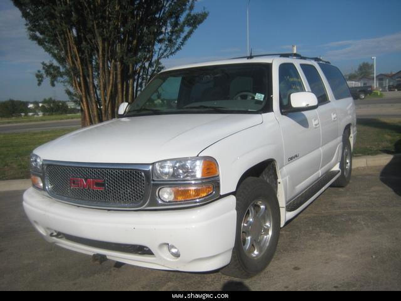 Used 2005 GMC Yukon XL Denali for sale in Calgary, AB