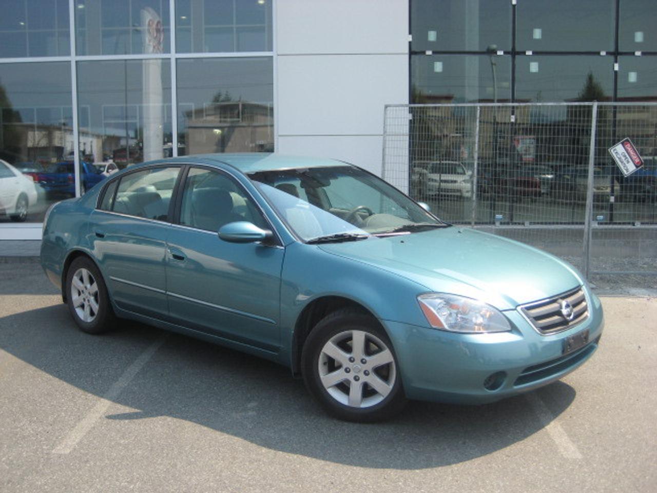 THIS EXCEPTIONALLY CLEAN 2002 NISSAN ALTIMA SE IS A MUST SEE!!
IT IS A LOCAL, 1 OWNER, VEHICLE THAT SHOWS LIKE A CAR 5 YEARS NEWER!!
IT IS ACCIDENT FREE AND COMES WITH WARRANTY!!
CALL NO TO BOOK YOUR TEST DRIVE!