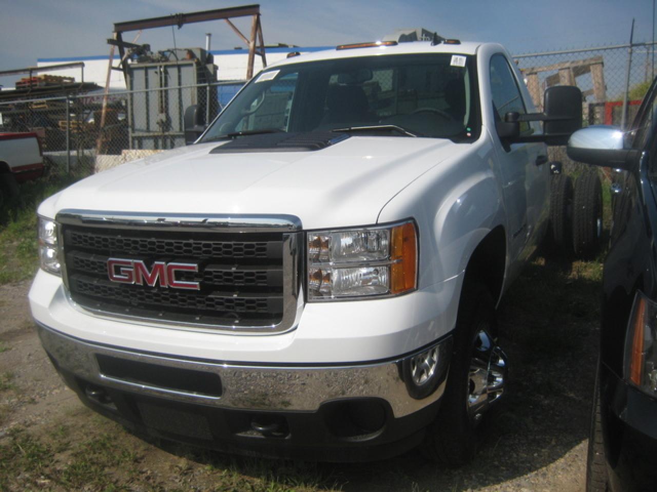 New 2011 GMC Sierra Chassis Cab 3500 HD Reg SLE for sale in Calgary, AB