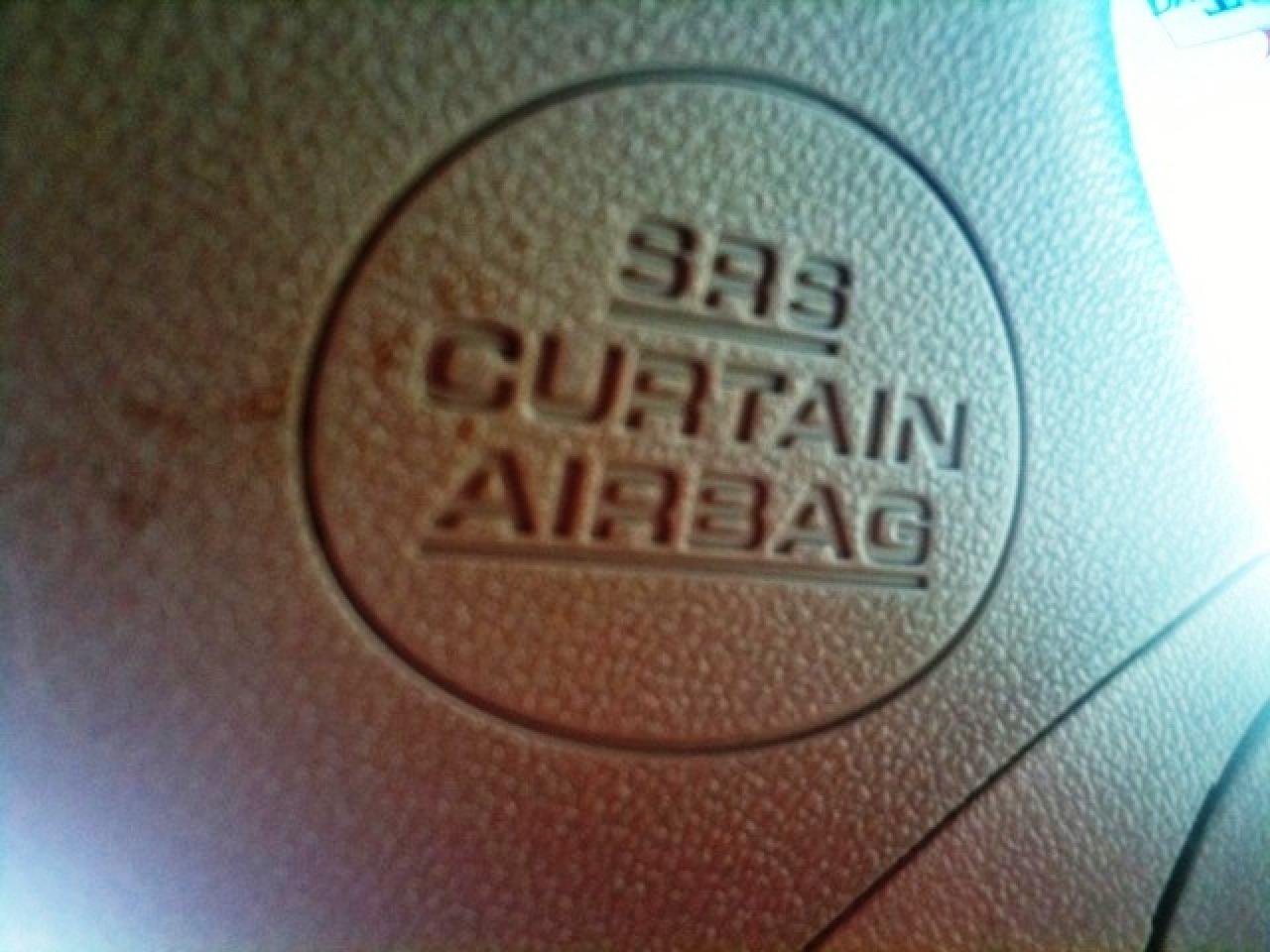 608977