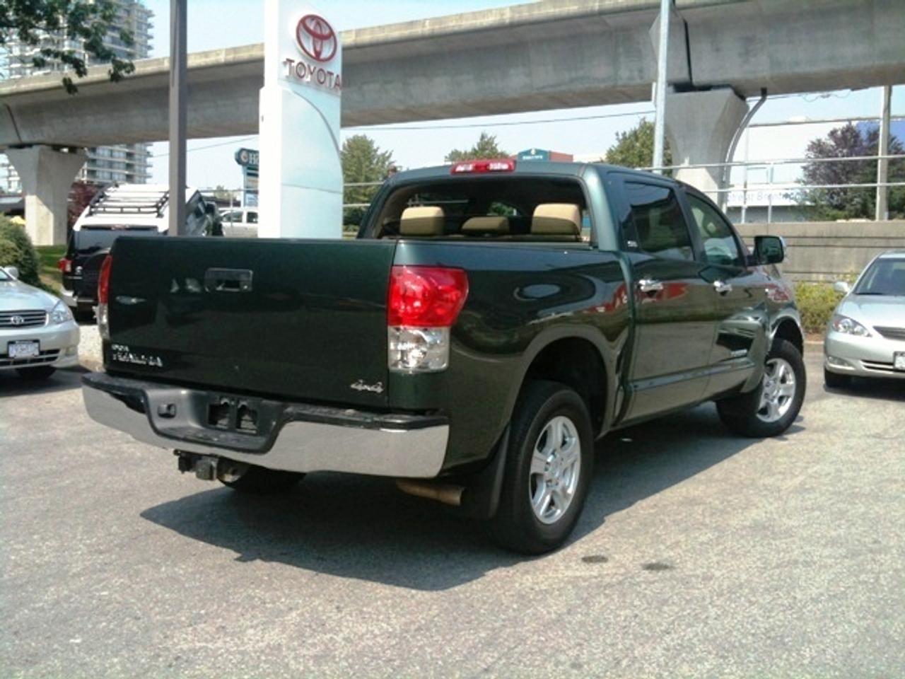608977.10978744