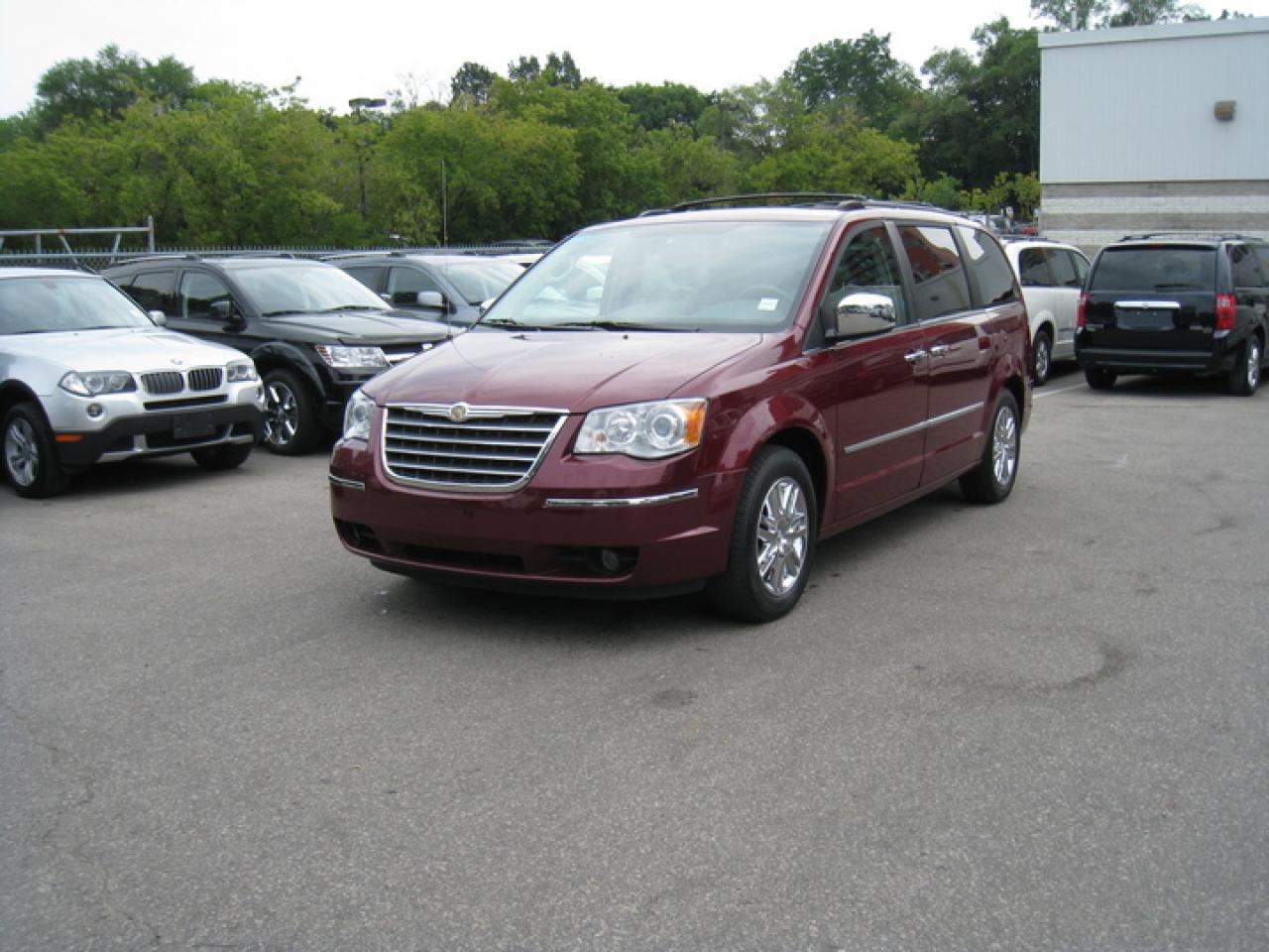 Used 2008 Chrysler Town & Country Limited SWIVEL N GO DVD NAVG SUNROOF LEATHER for sale in North York, ON