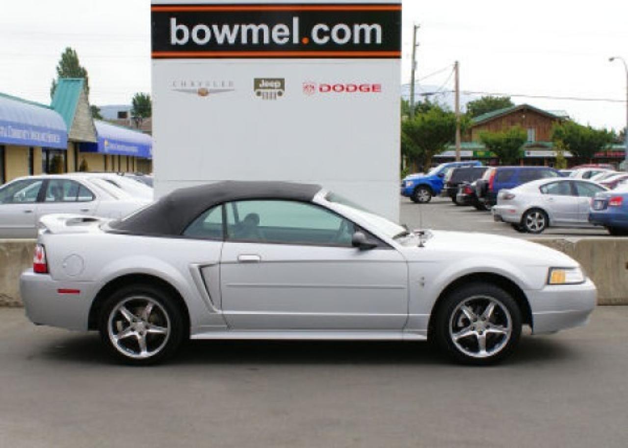 Used 2000 Ford Mustang Convertible for sale in Duncan, BC
