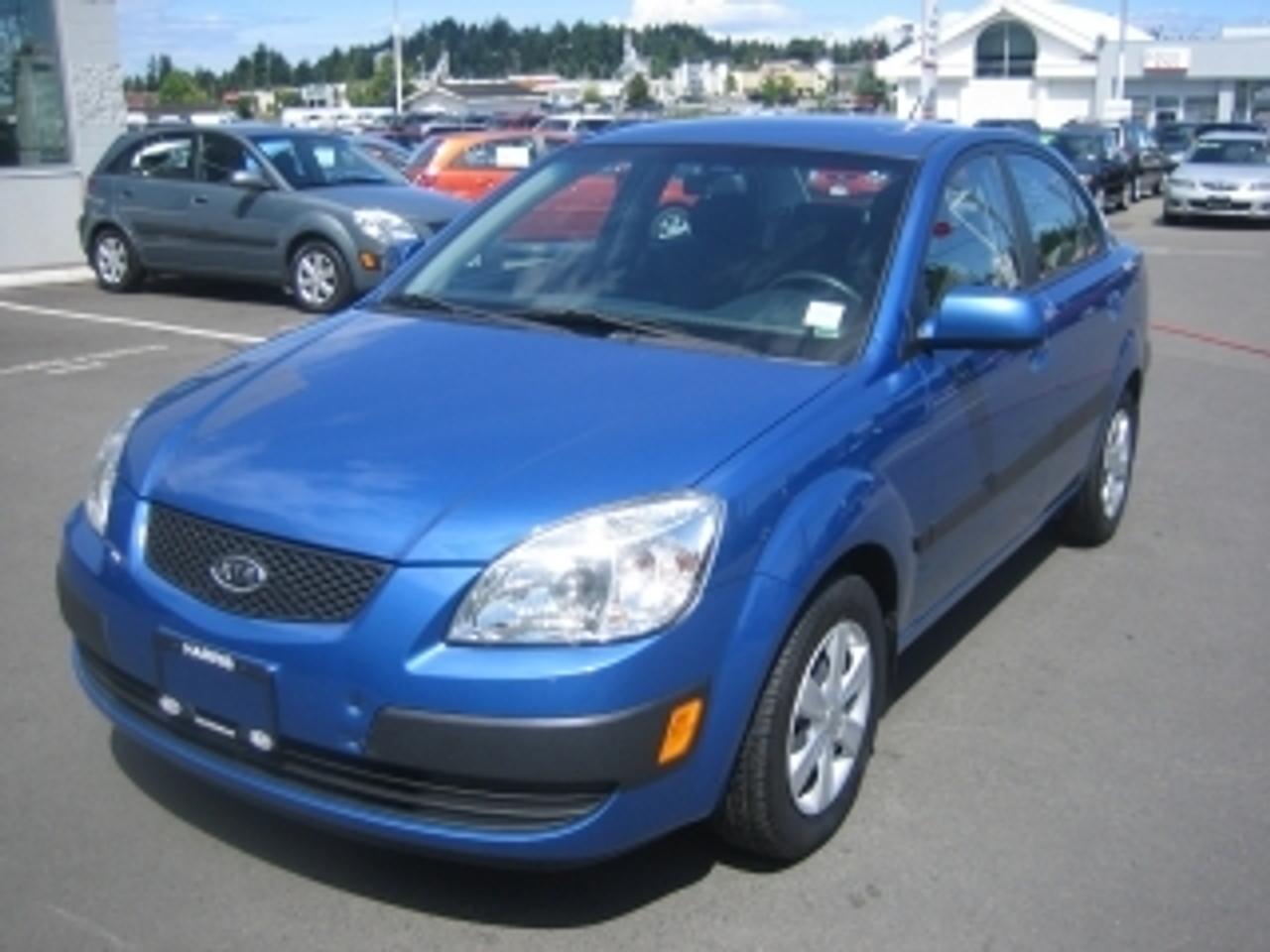 Kia Certified Pre Owned! Call 1.800.536.0863 now for more details! Get a $250 Gas Credit if purchased by July 31, 2010. This sub compact sedan is in excellent condition and has just been completely reconditioned with its 100,000 kilometer service including a timing belt replacement. With its 1.6 litre engine, it delivers great gas mileage and is fun to drive, This car is 100% ready for your inspection and test drive it here at Harris Kia in Nanaimo.