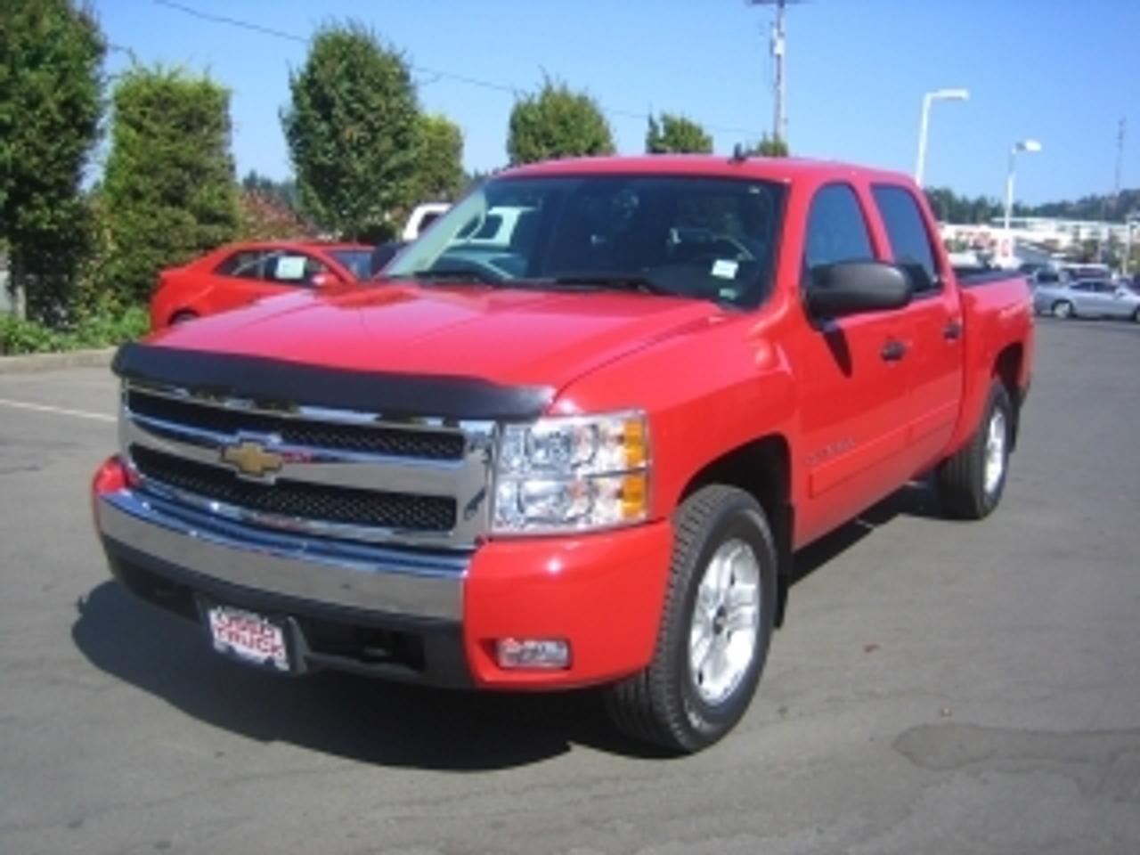 Call 1-800-536-0863 right now for more information.

Here is a dynamic looking 4x4 CrewCab with very low kilometers....in fantastic condition and has Power Train Warranty. Plenty of towing power with this small V8 engine giving you many options as well. Come to Harris Kia and see this new used truck today.