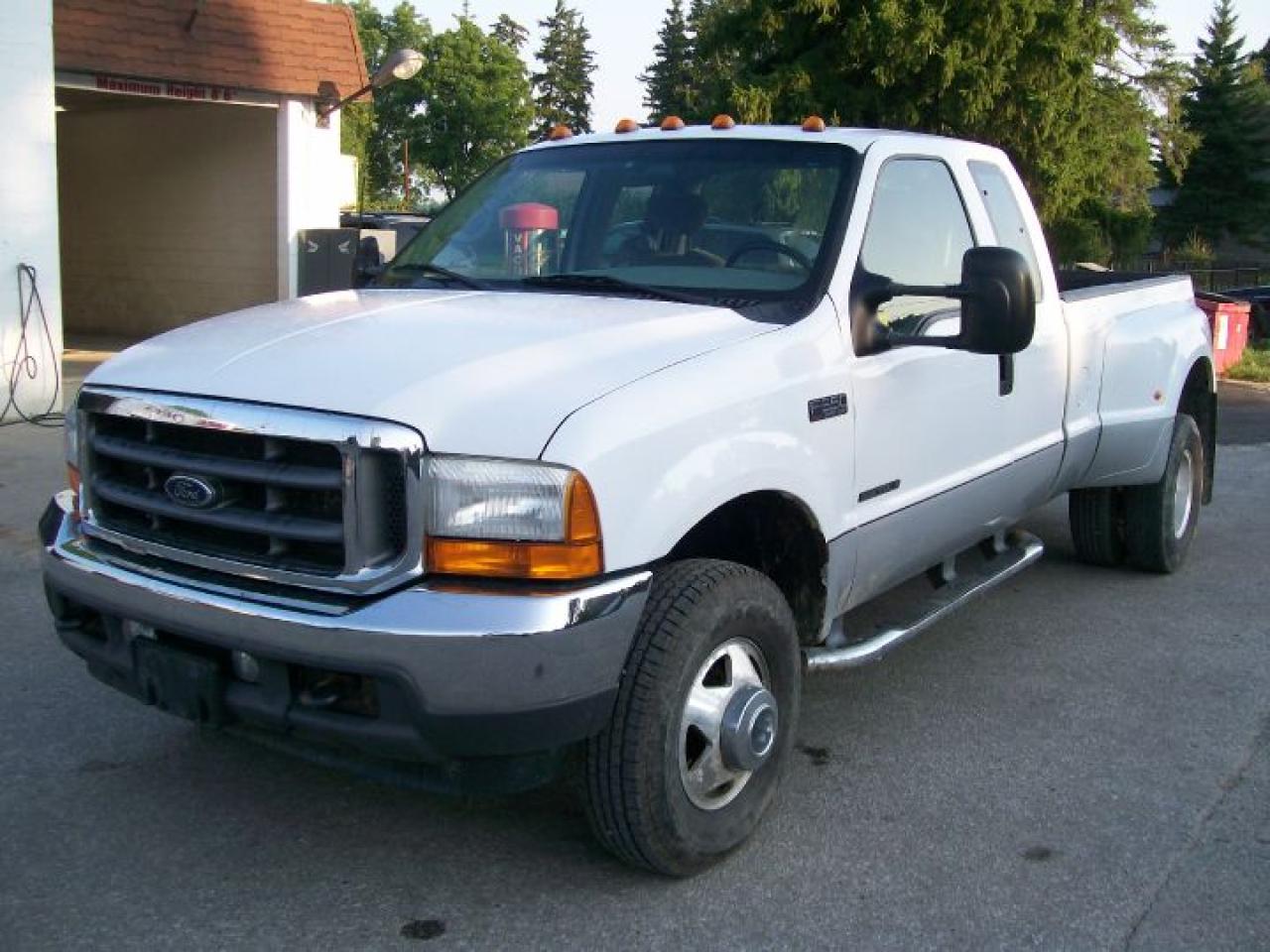 Used 2001 Ford F350 Super Duty for sale in Alvinston, ON