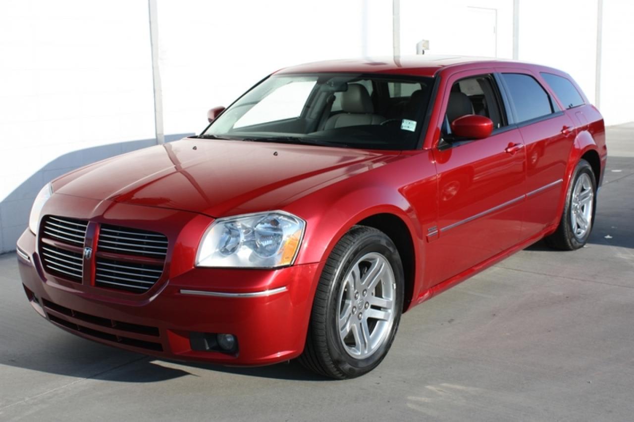 Used 2005 Dodge Magnum  for sale in Lethbridge, AB