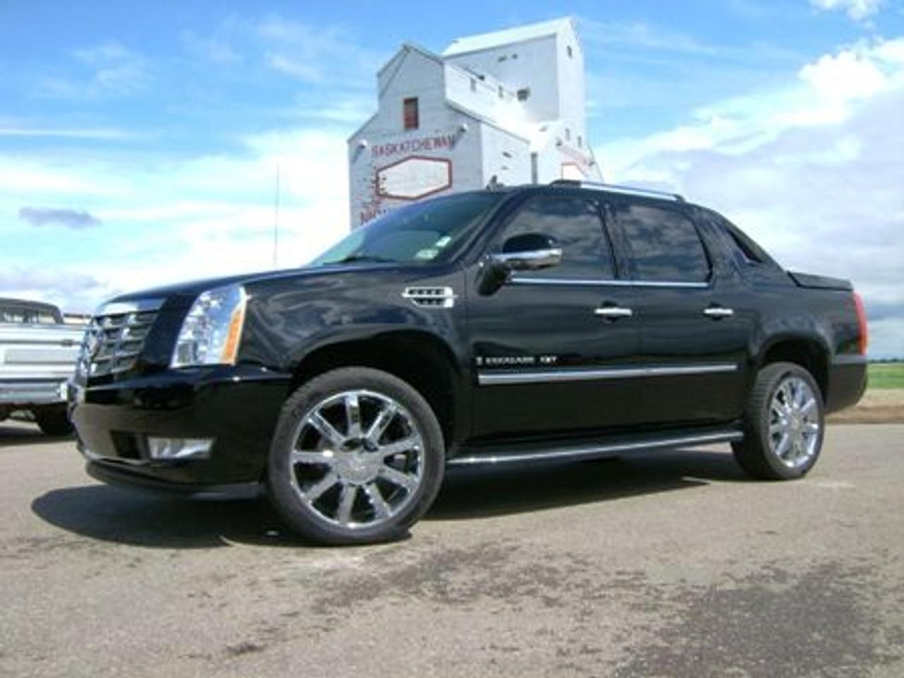 Used 2007 Cadillac Escalade EXT  for sale in Nipawin, SK