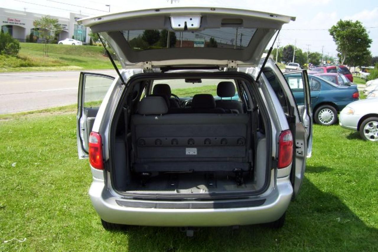 Used 2005 Dodge Caravan SXT,DVD SYSTEM AND MINT SHAPE for sale in Kitchener, ON