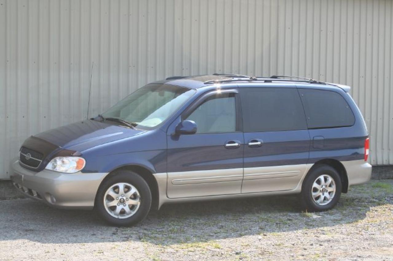 Used 2004 Kia Sedona EX for sale in Ajax, ON