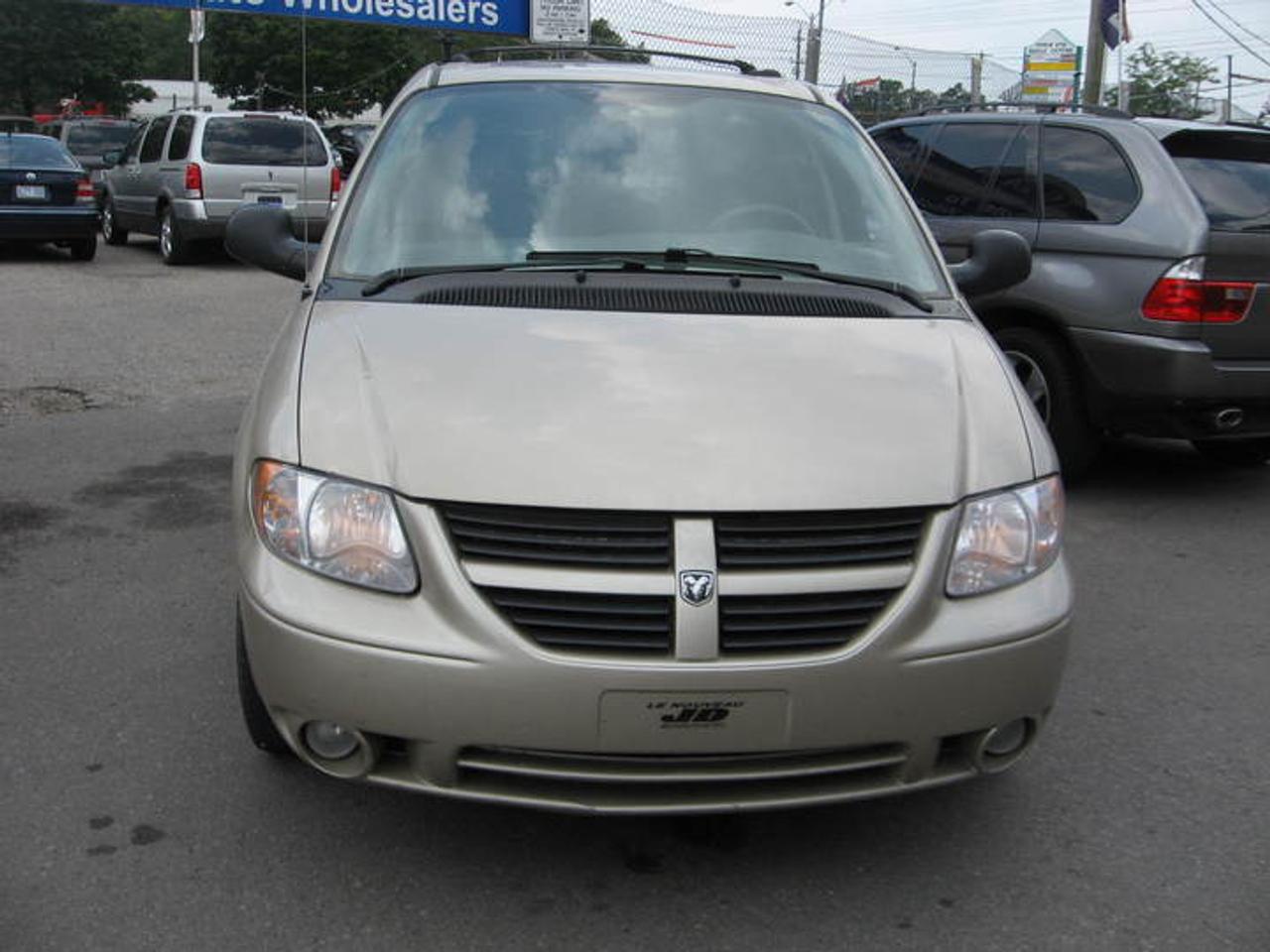 2007 Dodge Grand Caravan SXT Sunroof *** $11,998 *** Photo2
