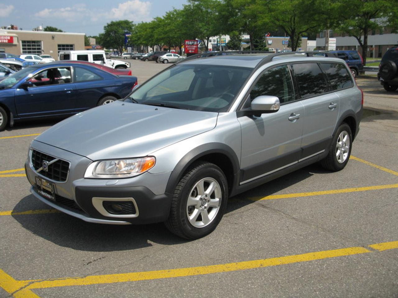 SAFETY, LUXURY, AND VALUE ABOUND HERE! BALANCE OF VOLVO WARRANTY, ACCIDENT FREE AND CARPROOF VERIFIED, NON-SMOKERS CAR, FEATURES VOLVOS BLIND SPOT INFO SYSTEM, WE LEAD THE MARKET! MARCH GROUP - ITS ALL ABOUT THE CARS! TAXES ALWAY EXTRA!