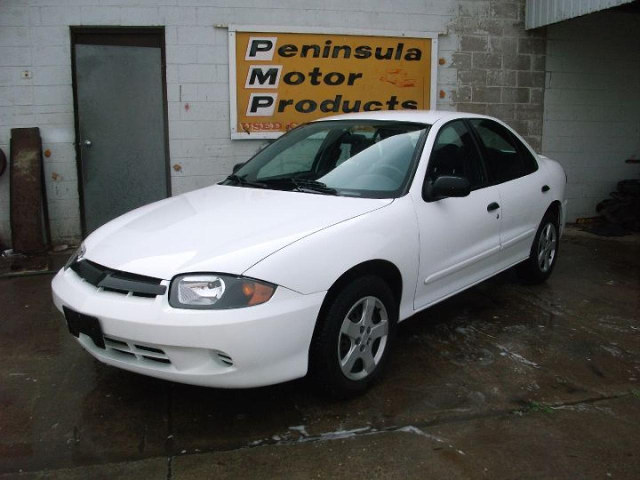 Used 2005 Chevrolet Cavalier gray for sale in Welland, ON