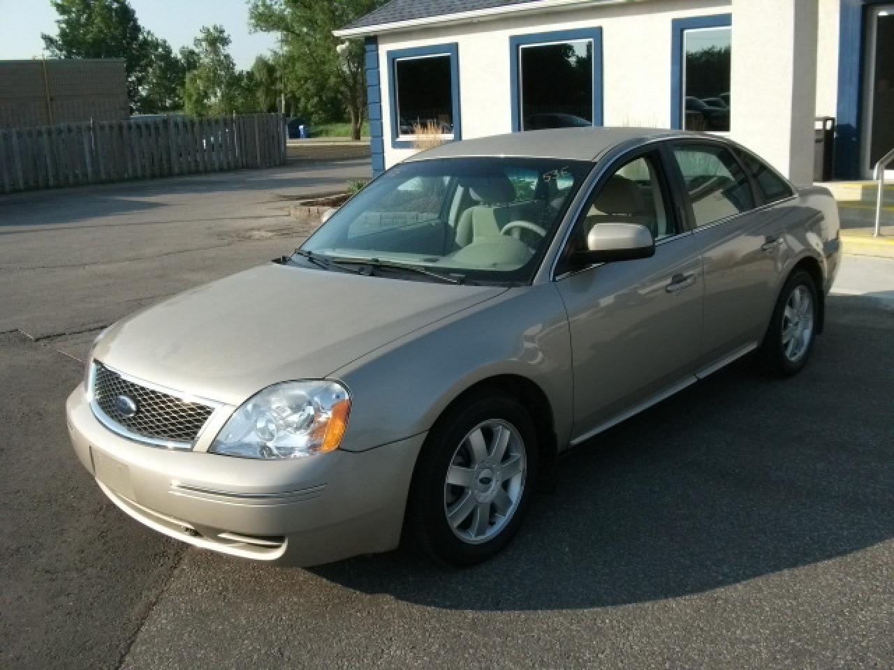 Used 2006 Ford Five Hundred  for sale in Essex, ON