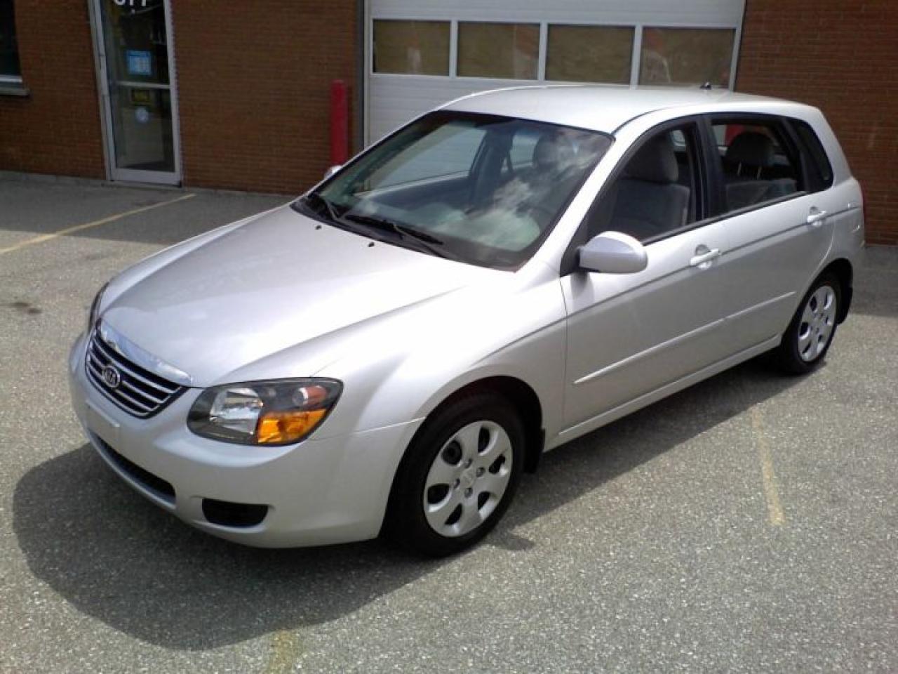 Used 2009 Kia Spectra Hatchback 5 for sale in Brantford, ON
