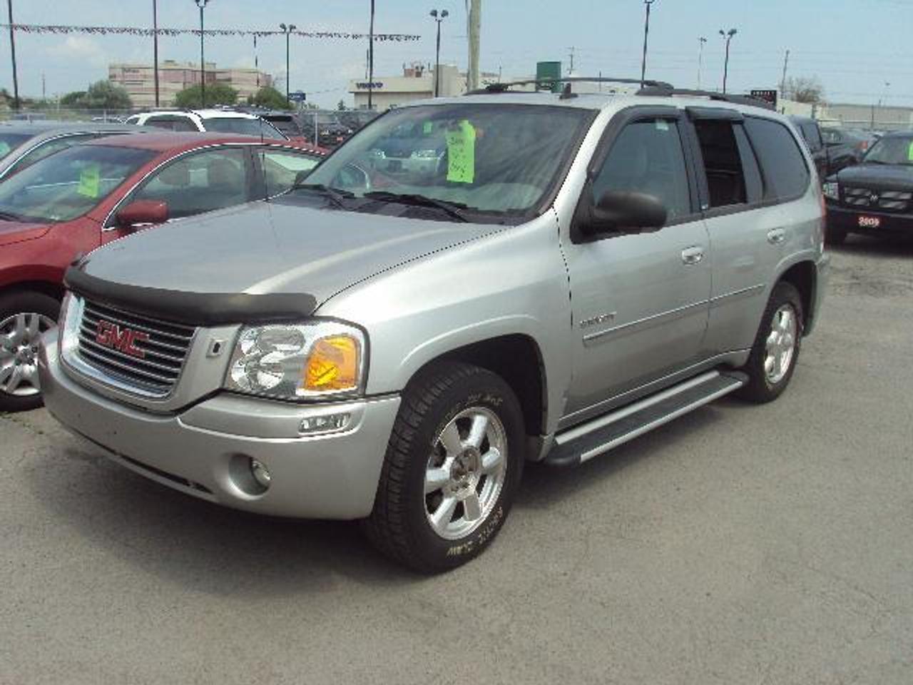 This vehicle has it all, even a tow package!  Take the family on vacation in luxury this year!