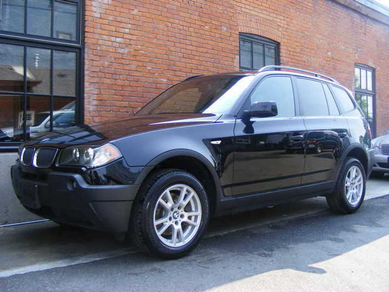 A Canadian X3 2.5i automatic. Panoroma Roof, roof rack, heated seats and steering wheels, bluetooth, 17\ Alloys. 
Just serviced with all new brakes! Lease or Finance. All trades accepted. 
Email Rob@bluestarmotors.com  Phone: 604.649.1975 
 
dlr10290
www.bluestarmotors.com