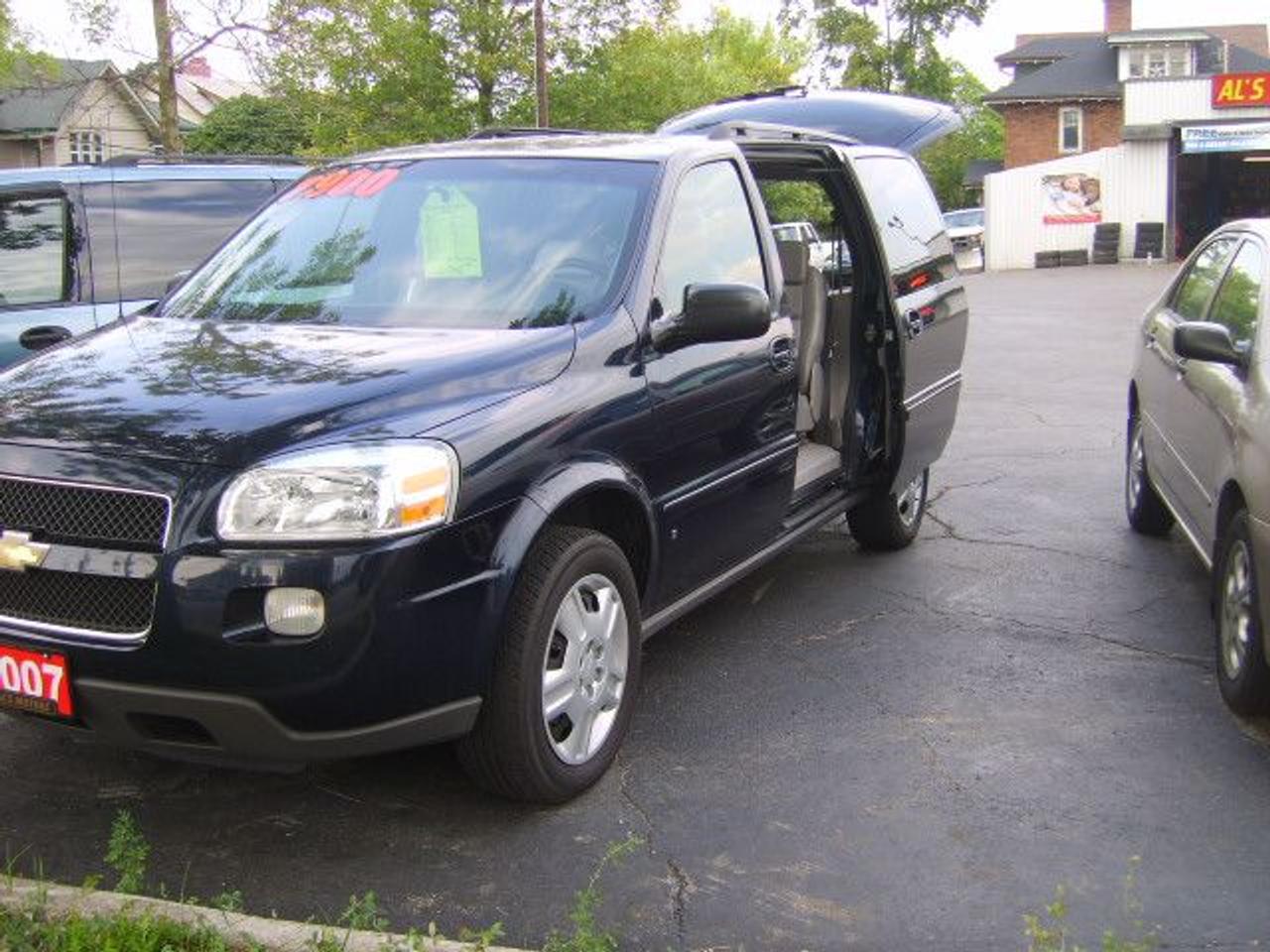 PRICE INCLUDES SAFETY, EMISSION TEST AND A DEALER WARRANTY FOR 30 DAYS/3,000KMS
PST & GST EXTRA