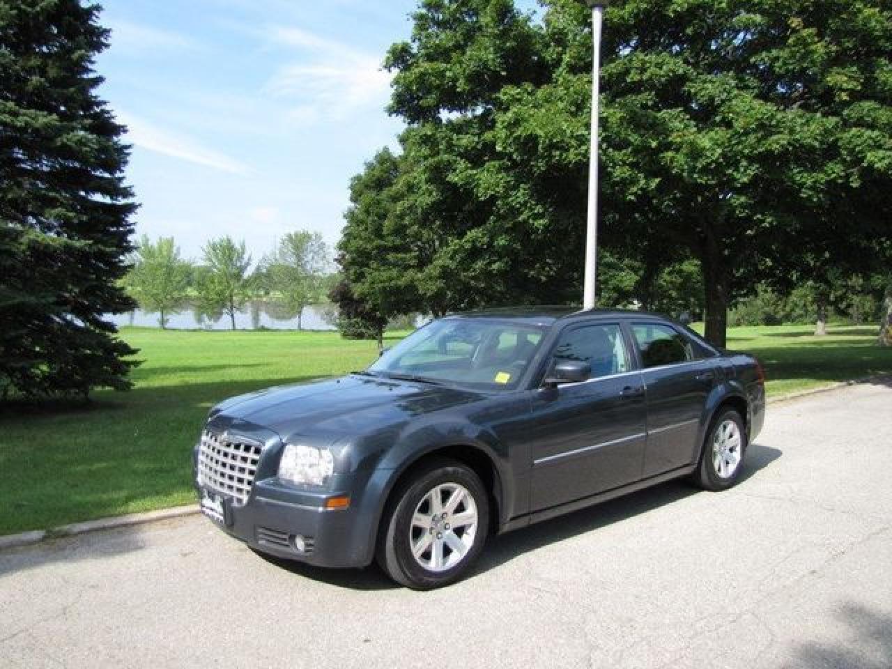 Used 2007 Chrysler 300 TOURING SUNROOF!! PWR SEAT!! Sedan for sale in Guelph, ON
